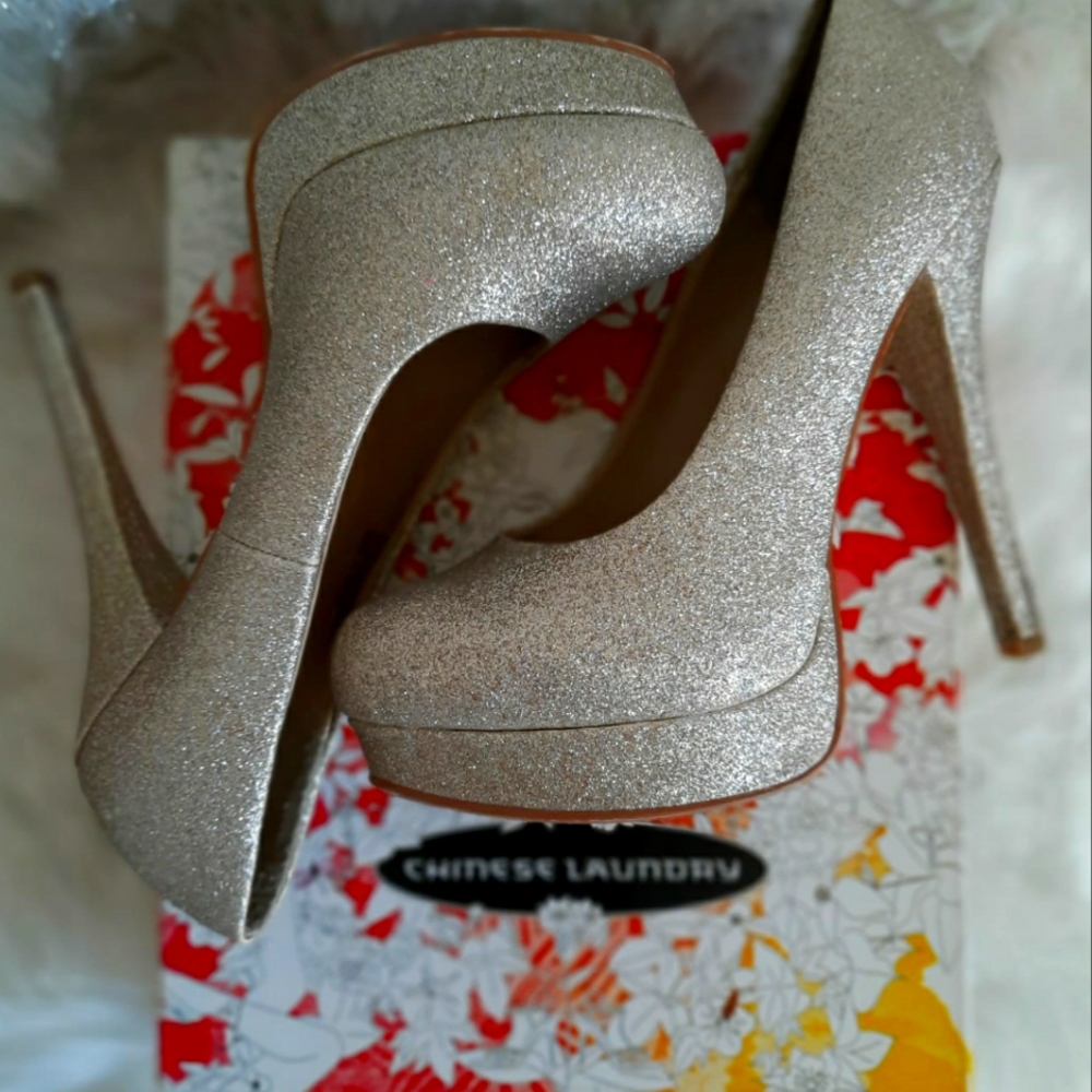 Chinese Laundry Closed Toe Platform Heels